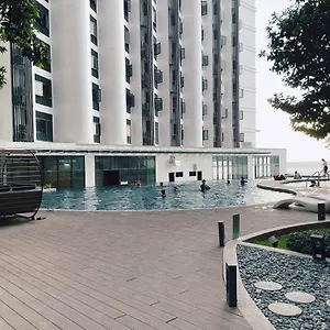 The Shore - Casa Kinabalu Apartment
